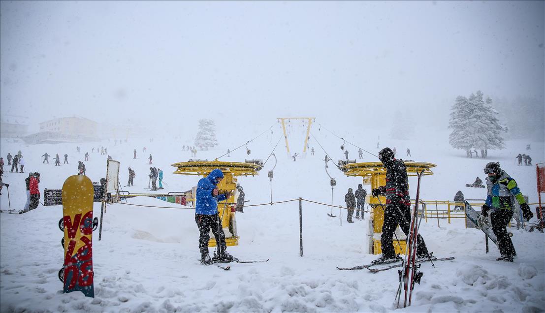 Snow depth reaches two meters in Turkey's Uludag