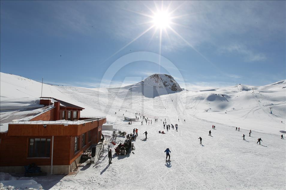 Hakkari terörün izlerini kış turizmiyle silecek