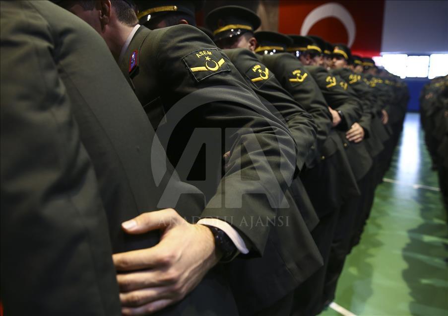 Sözleşmeli astsubay öğrencilerin and içme töreni