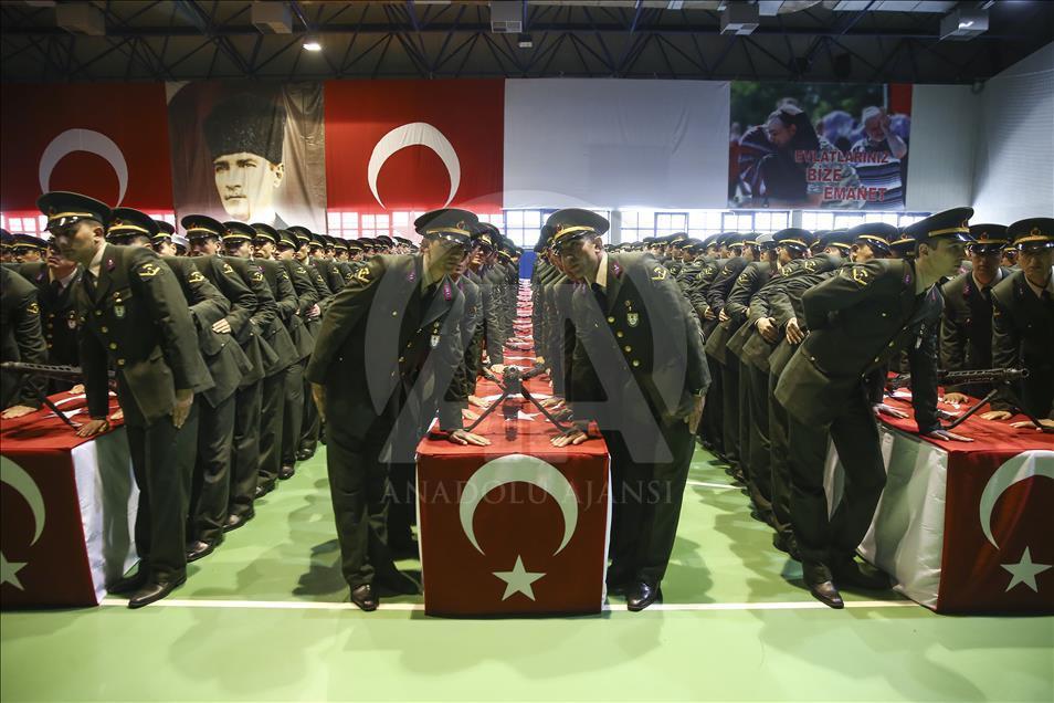 Sözleşmeli astsubay öğrencilerin and içme töreni