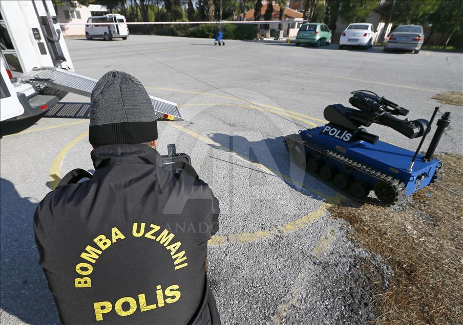 Kadın bomba imha uzmanının "ağır yükü"