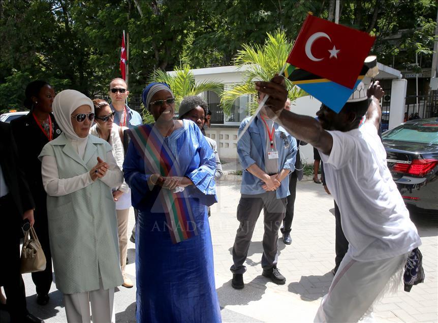 Emine Erdoğan, Tanzanya Ulusal Müzesi'ni ziyaret etti