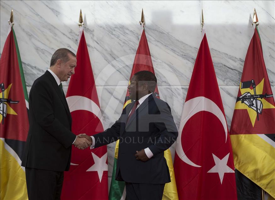 Cumhurbaşkanı Recep Tayyip Erdoğan Mozambik'te