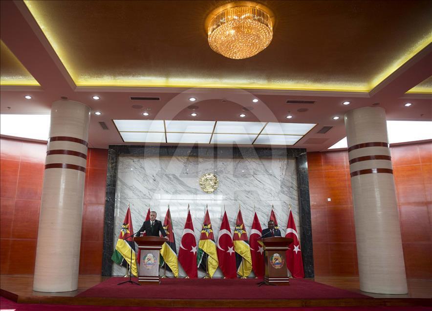Cumhurbaşkanı Recep Tayyip Erdoğan Mozambik'te
