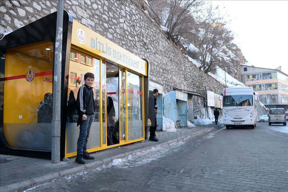 Bitlis'te "klimalı otobüs durağı" dönemi