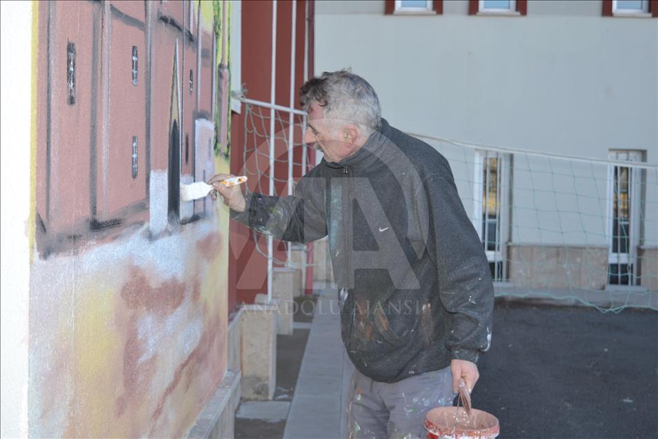 Okul duvarlarına "ressam" dokunuşu