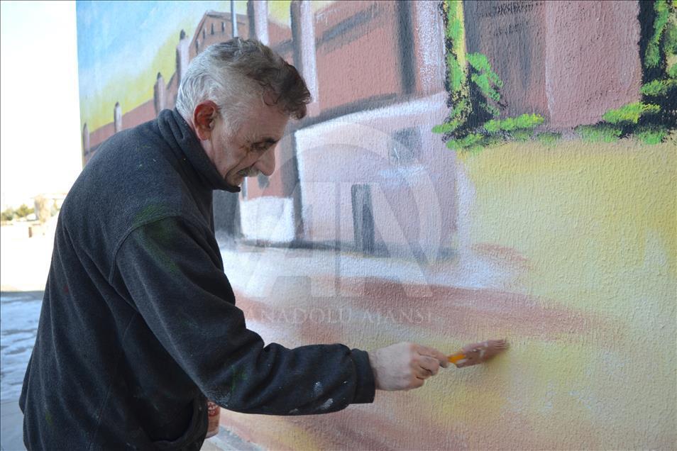 Okul duvarlarına "ressam" dokunuşu
