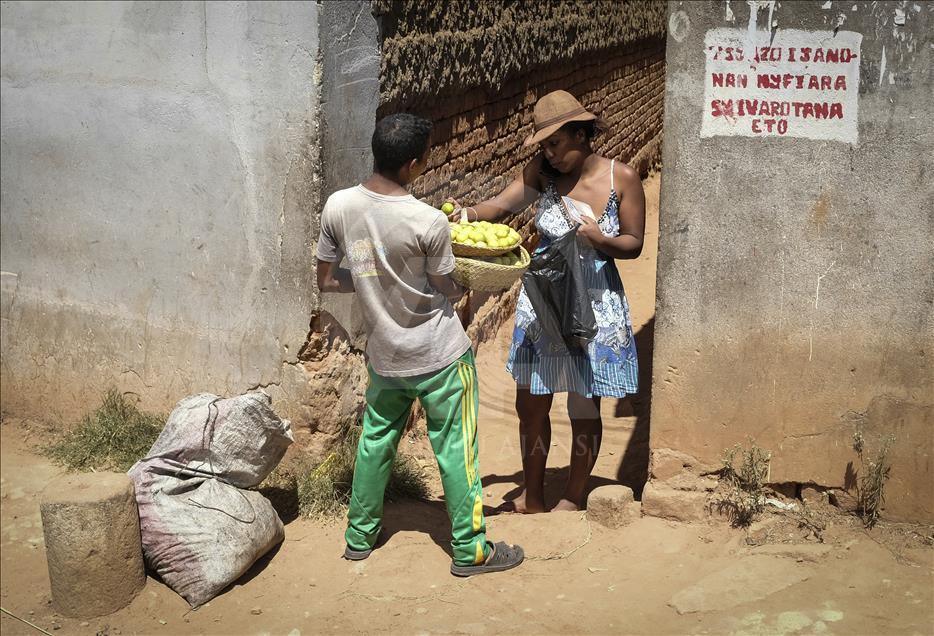 Madagaskar'ın başkenti Antananarivo'da günlük yaşam
