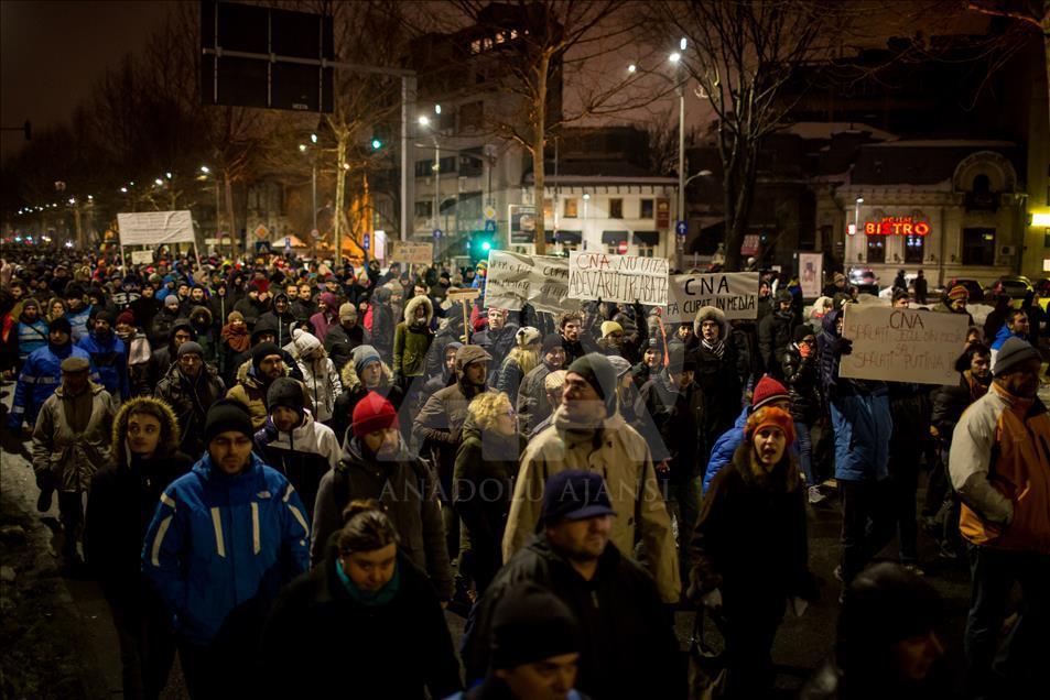 Romanya'da "af tasarısı" protestoları