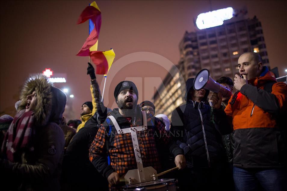 Romanya'da "af tasarısı" protestoları