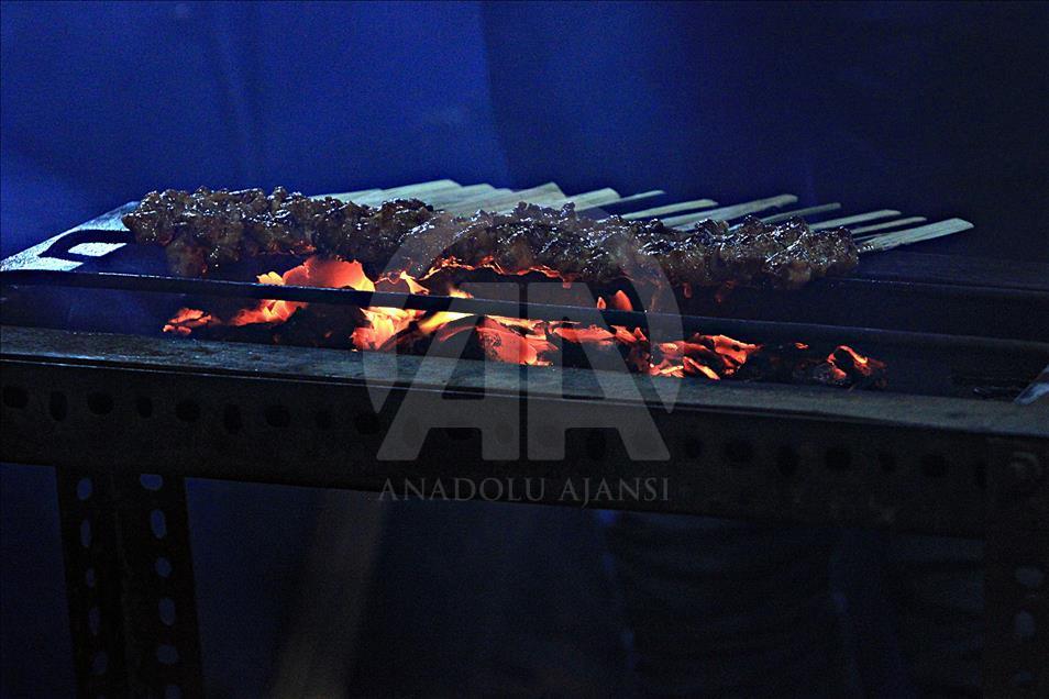 Endonezya’nın "şifalı" kobraları