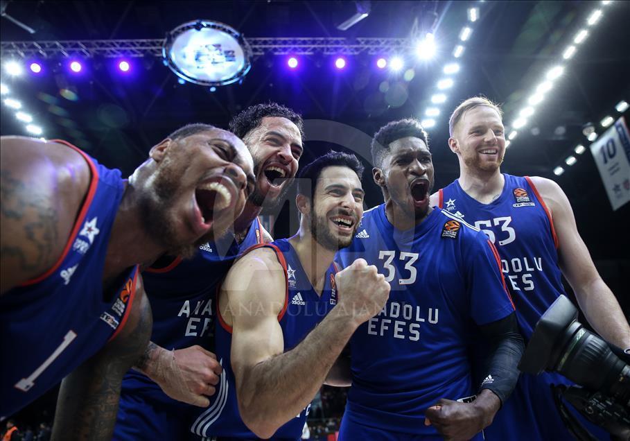 Anadolu Efes-EA7 Emporio Armani Milan