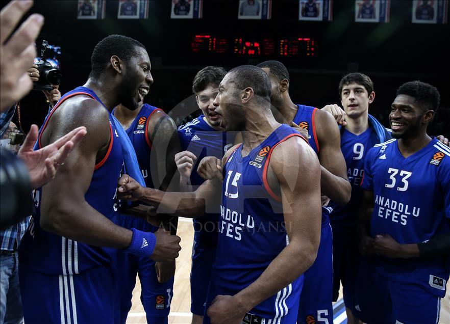 Anadolu Efes-EA7 Emporio Armani Milan