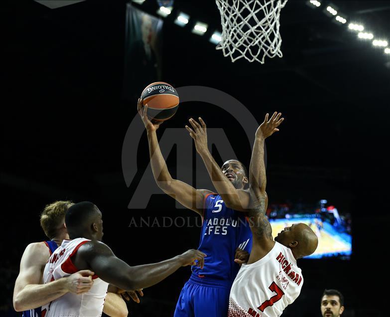 Anadolu Efes-EA7 Emporio Armani Milan