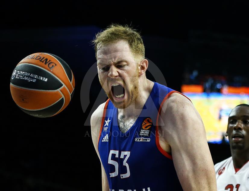 Anadolu Efes-EA7 Emporio Armani Milan
