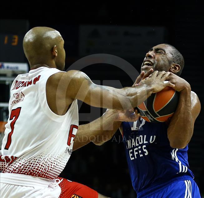 Anadolu Efes-EA7 Emporio Armani Milan
