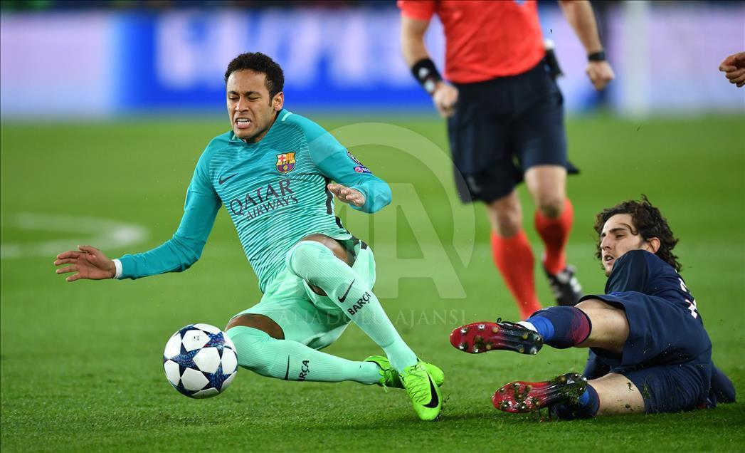 Barcelona Paris'te yıkıldı