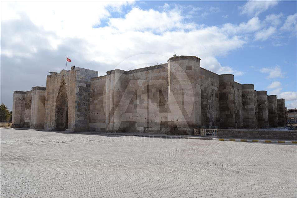 Anadolu'nun en büyük kervansarayı restore edilecek