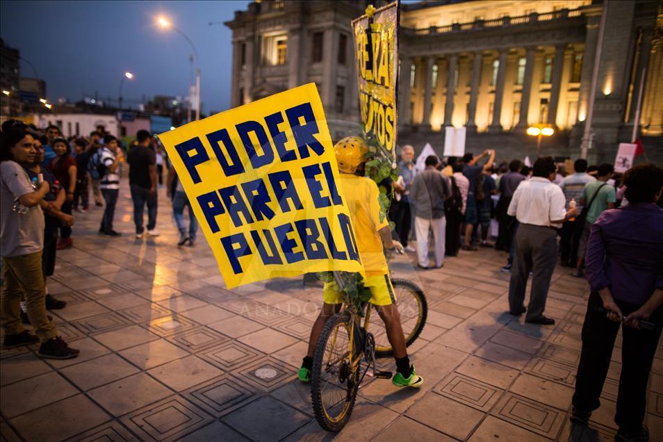 Great march against corruption in Peru