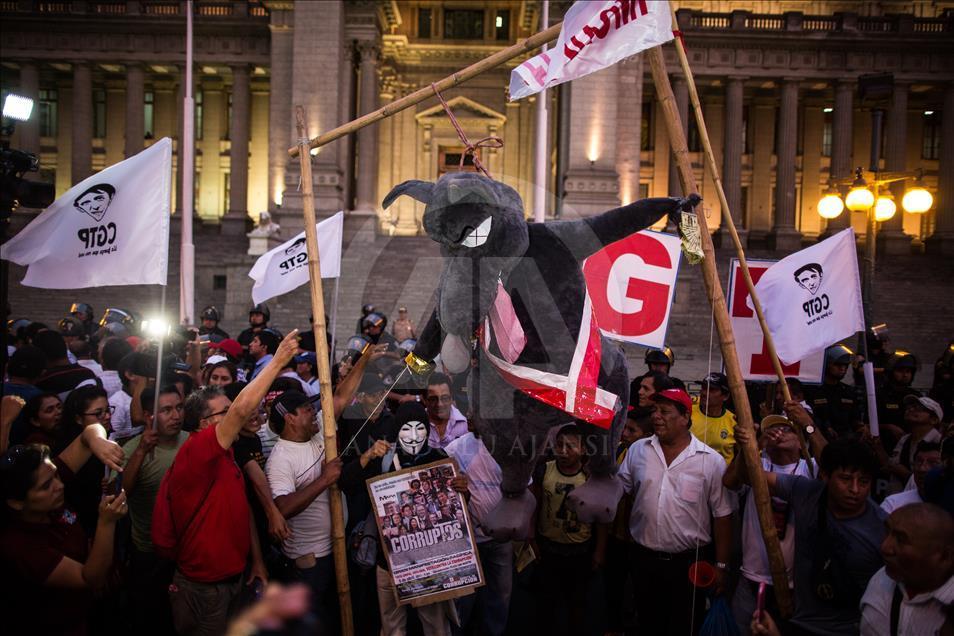 Great march against corruption in Peru