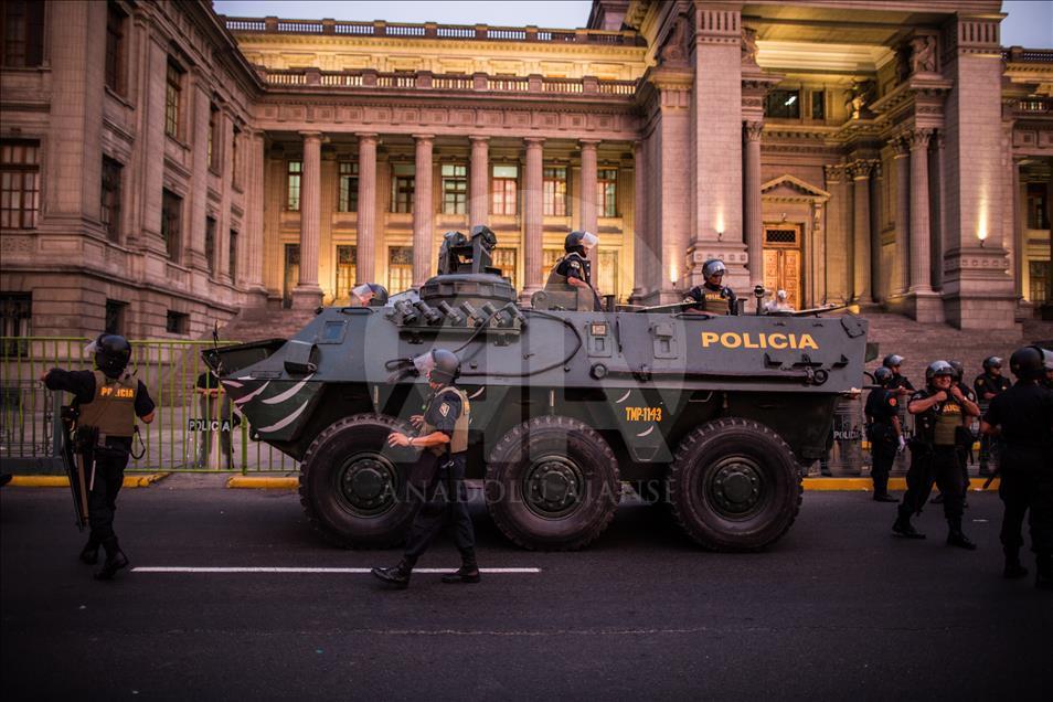 Great march against corruption in Peru