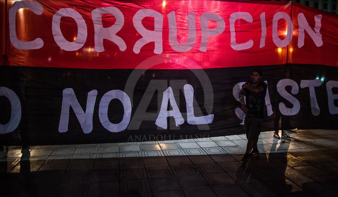 Great march against corruption in Peru