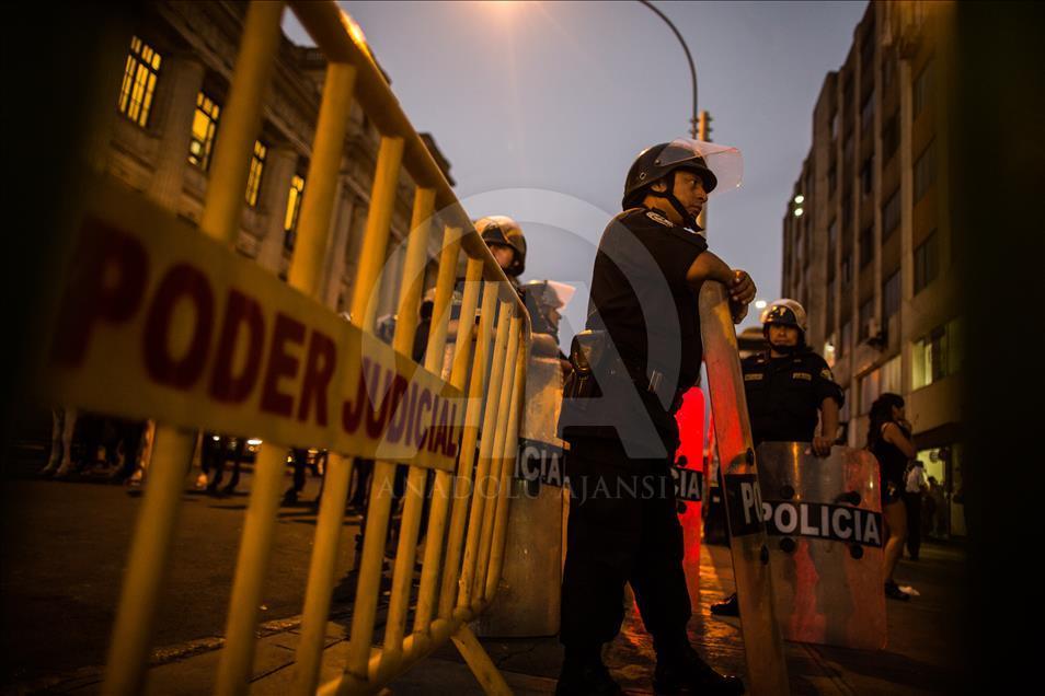 Great march against corruption in Peru