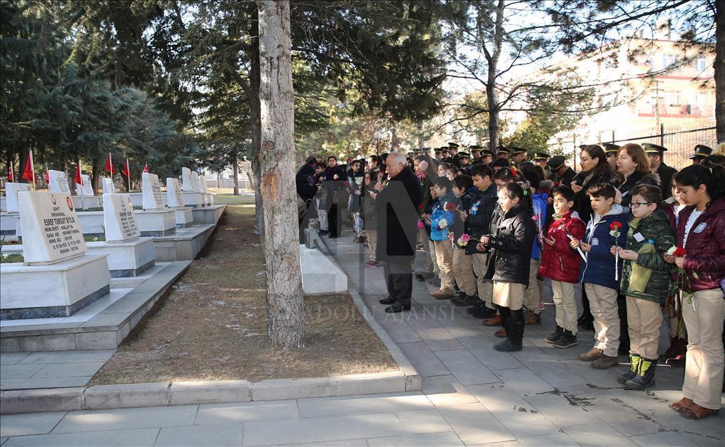 Eşref Bitlis'in ölümünün 24.yılı - Anadolu Ajansı