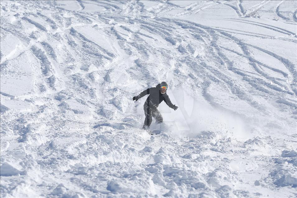 Snowboard meraklısı esnaf "Nusret Akımı"na kapıldı