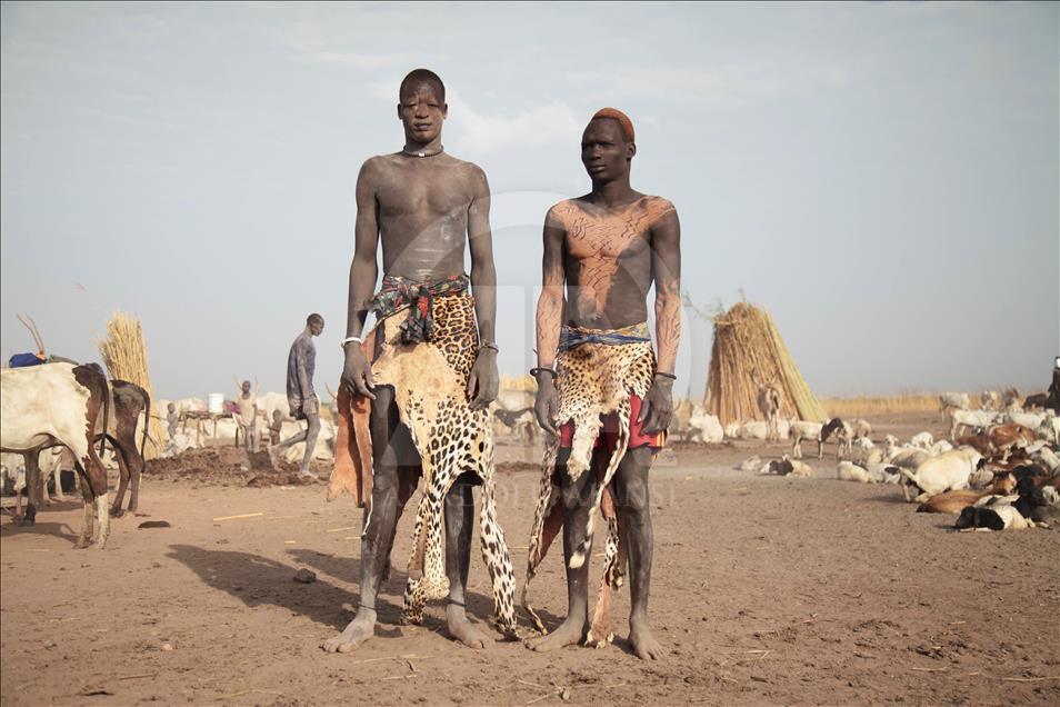 Güney Sudan'daki Mundari Kabilesi