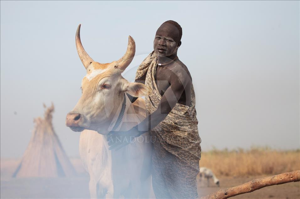 Güney Sudan'daki Mundari Kabilesi
