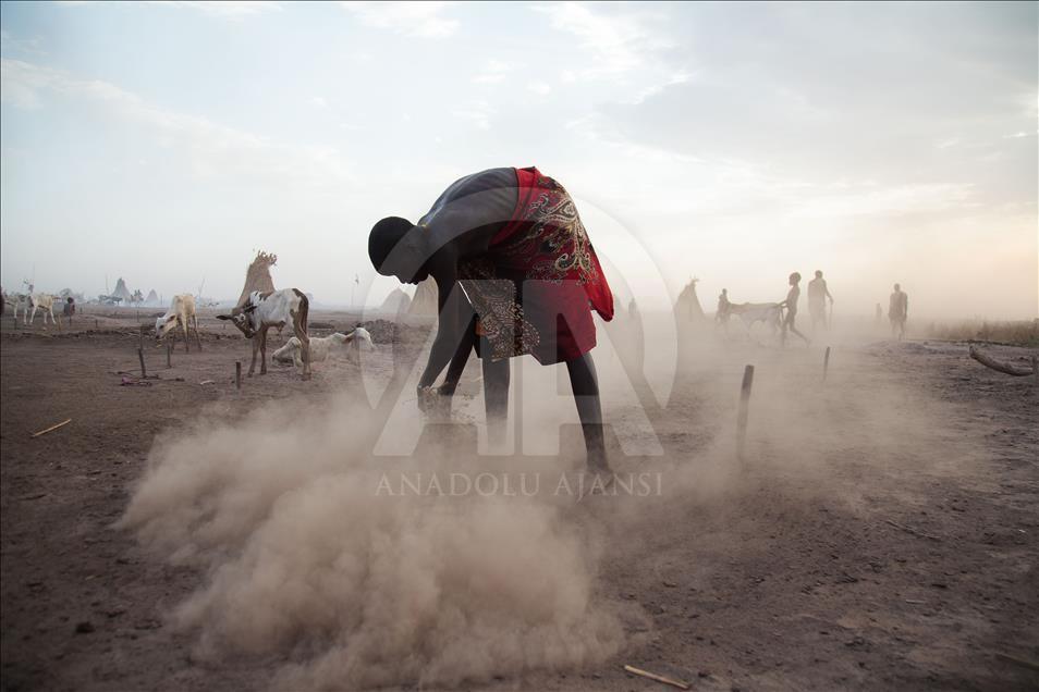 Güney Sudan'daki Mundari Kabilesi