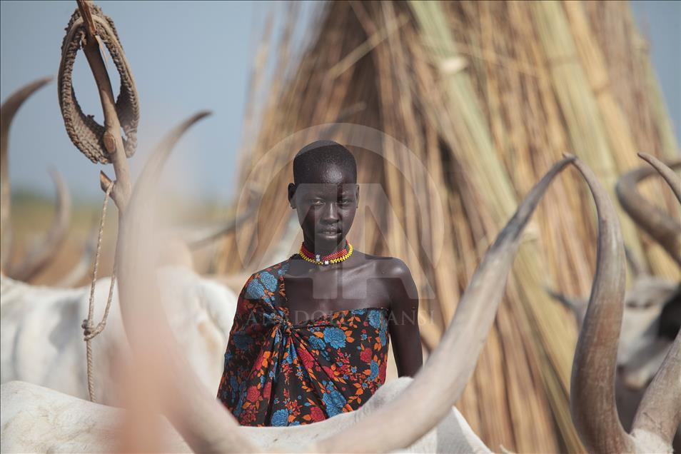 Güney Sudan'daki Mundari Kabilesi