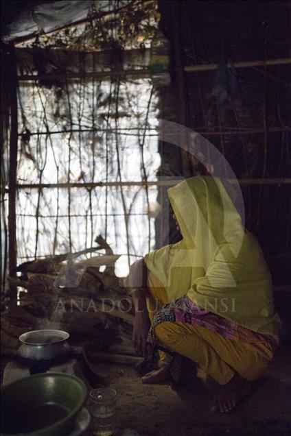 Bangladeş'te yaşayan tecavüz kurbanı Arakanlı kadınlar