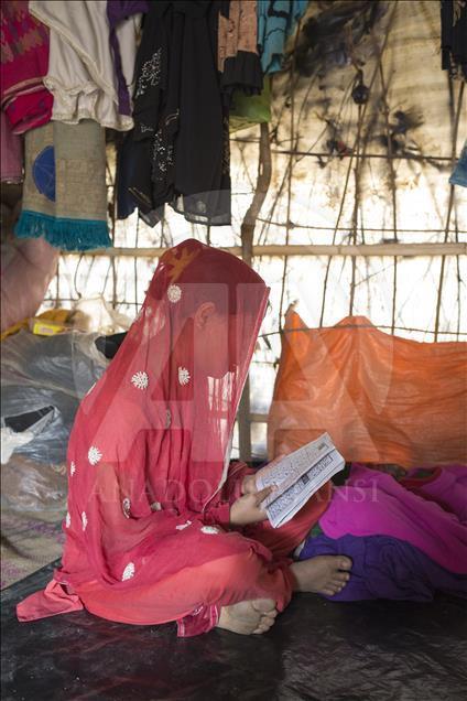 Bangladeş'te yaşayan tecavüz kurbanı Arakanlı kadınlar