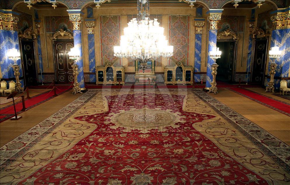 Beylerbeyi Sarayı'ndaki 136 metrekarelik halı restore edildi