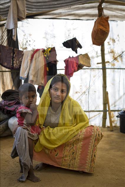 Bangladeş'te yaşayan tecavüz kurbanı Arakanlı kadınlar