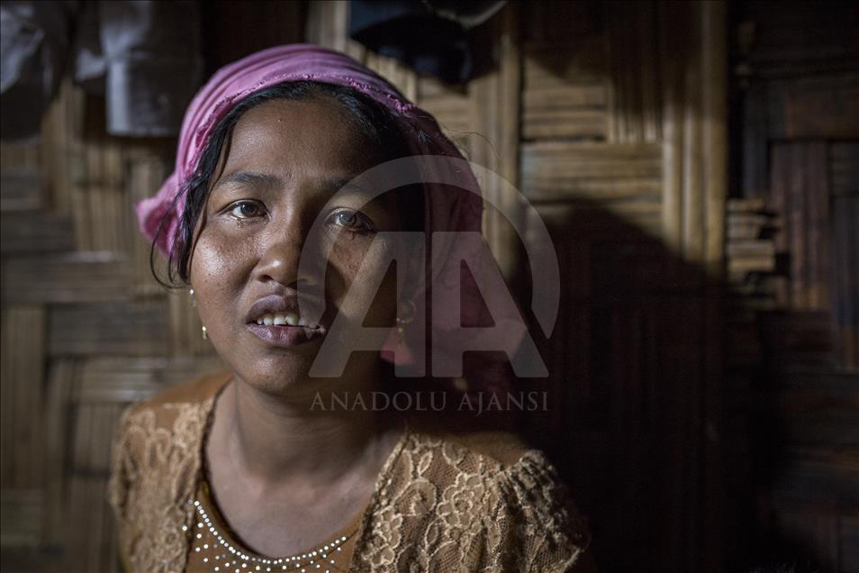 Bangladeş'te yaşayan tecavüz kurbanı Arakanlı kadınlar