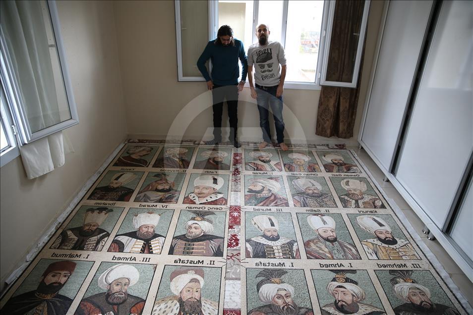 Osmanlı padişahlarını 1.5 milyon taş kullanarak resmetti