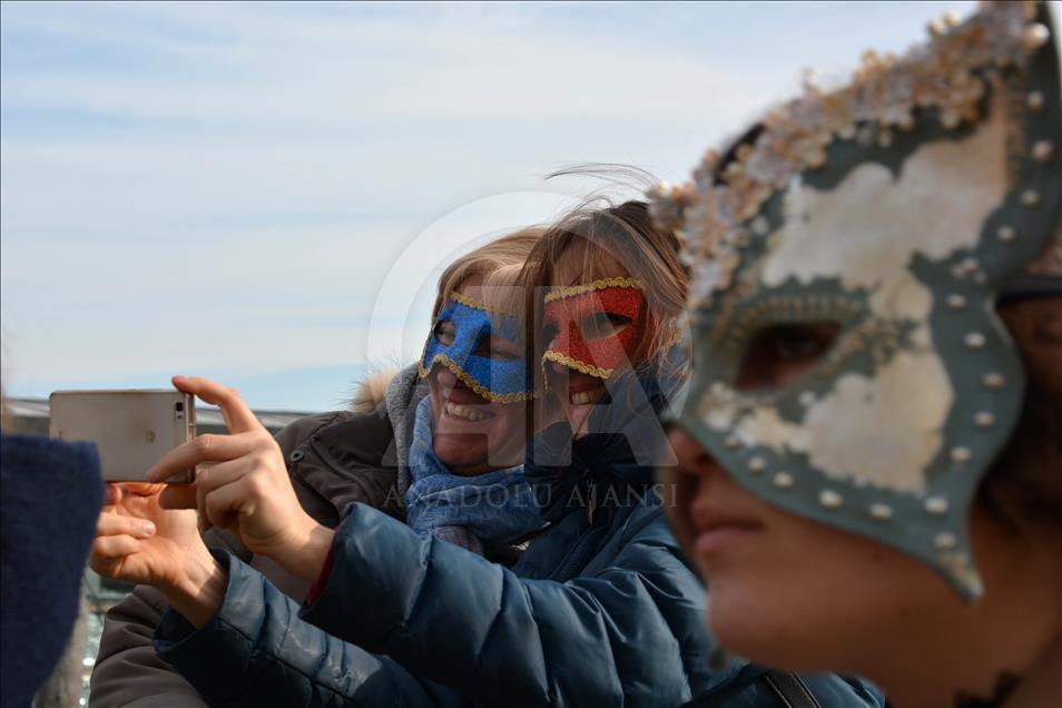 Karnevali i Venecias, gara për kostumin dhe maskën më të mirë
