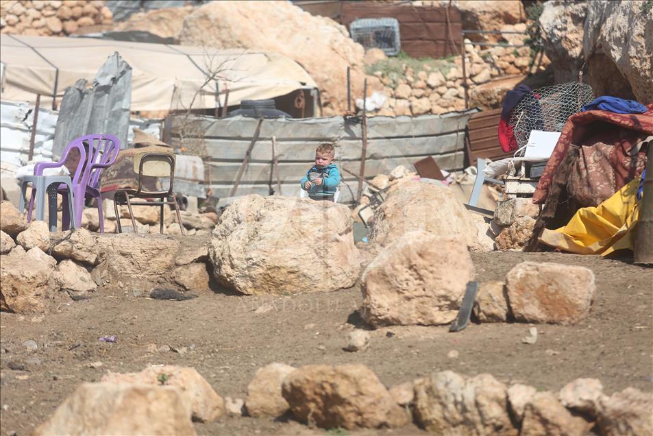 Izraeli u shemb shtëpitë, disa familje palestineze detyrohen të jetojnë në shpellë
