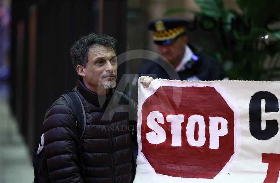 ABD'de "Mardi Gras" temalı Trump protestosu