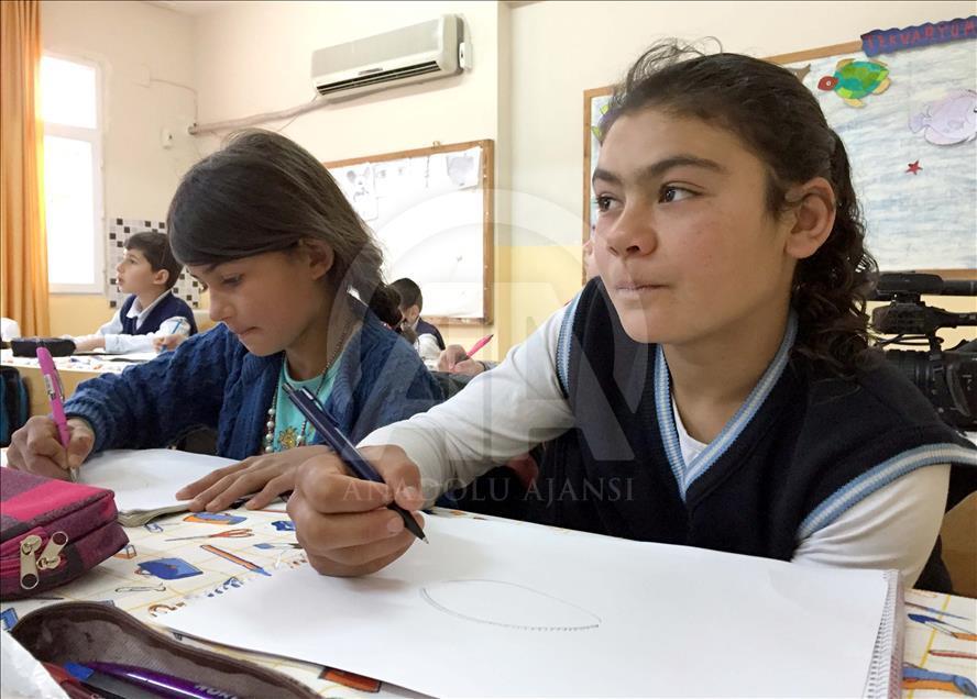 Yörük çocukların zorlu okul yolculuğu