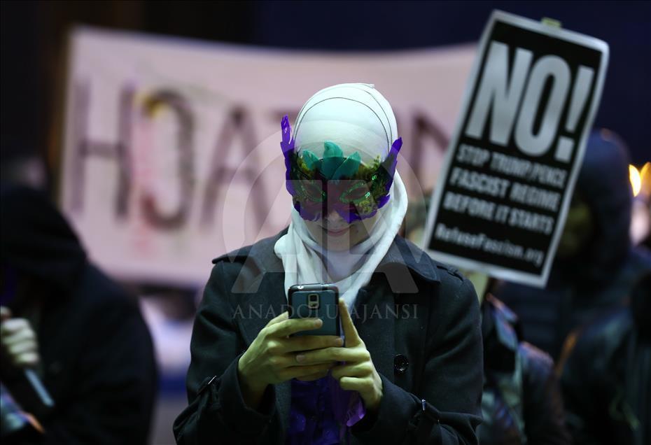 ABD'de "Mardi Gras" temalı Trump protestosu