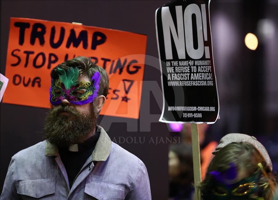 ABD'de "Mardi Gras" temalı Trump protestosu