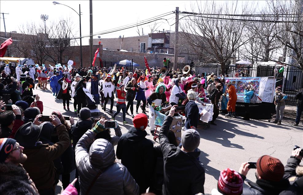 "CHIditarod" shopping cart race in Chicago