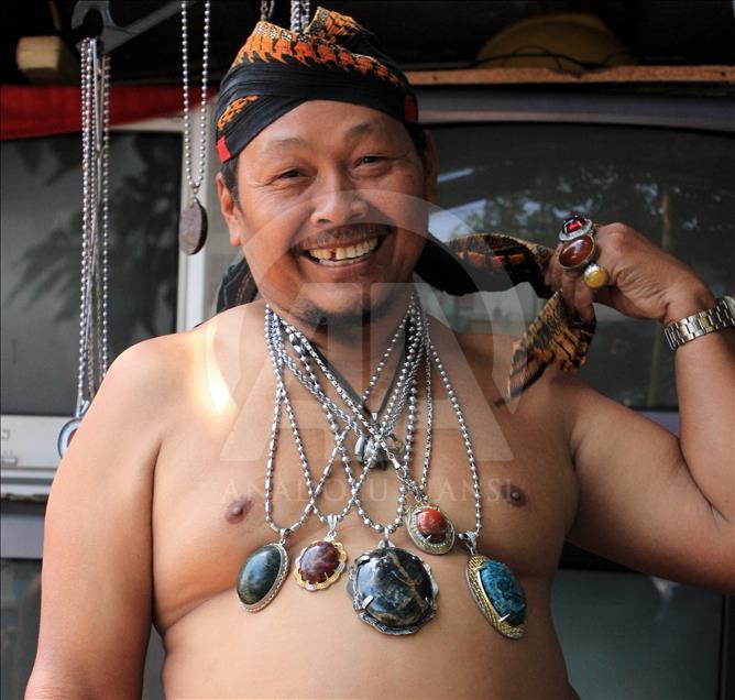 Nakit od batu kamena u Indoneziji ima mistične vrijednosti
