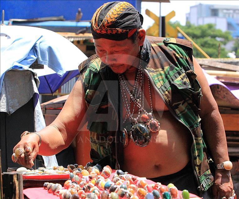Nakit od batu kamena u Indoneziji ima mistične vrijednosti