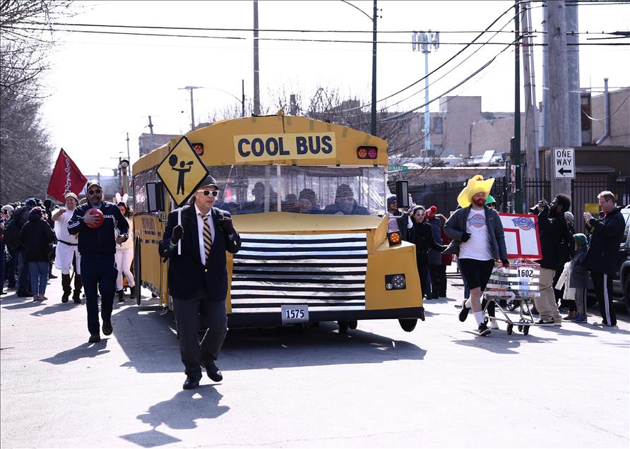 "CHIditarod" shopping cart race in Chicago