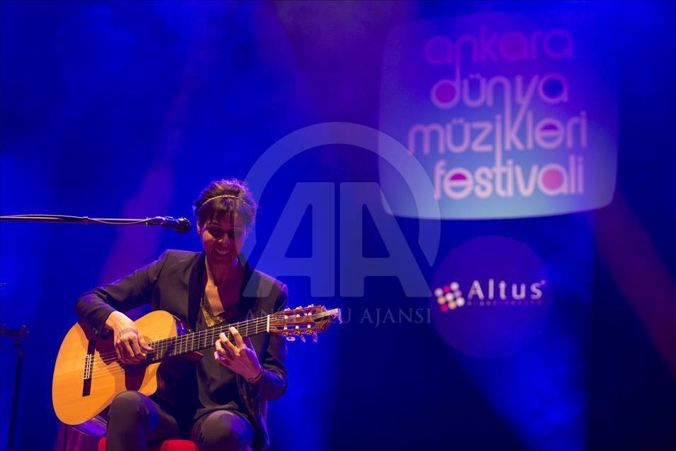 Souad Massi Ankara'da hayranlarıyla buluştu